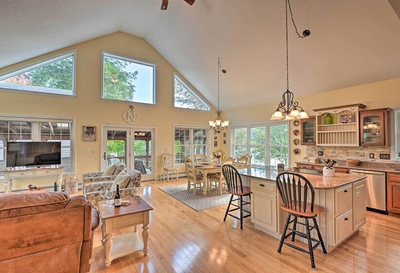 Inviting Lakefront Home: Seasonal Boat Dock!