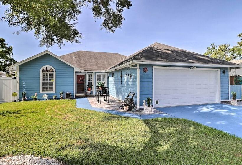 Jacksonville Home, Near Beach & Mayo Clinic!