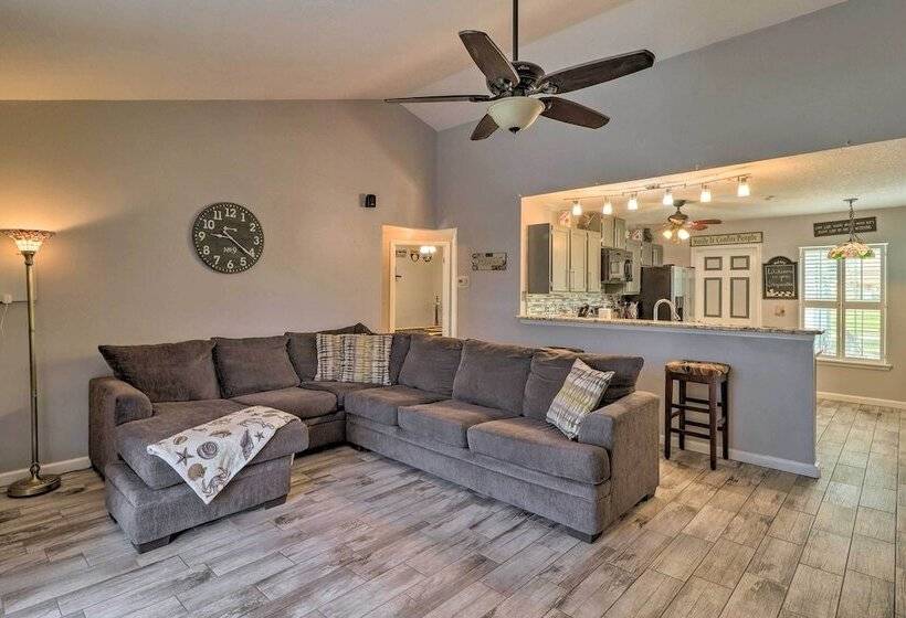 Jacksonville Home, Near Beach & Mayo Clinic!