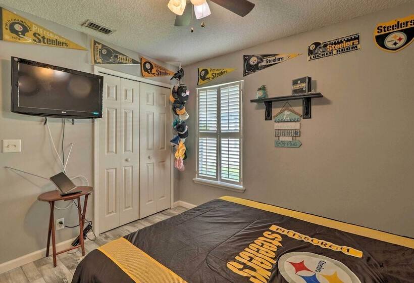 Jacksonville Home, Near Beach & Mayo Clinic!