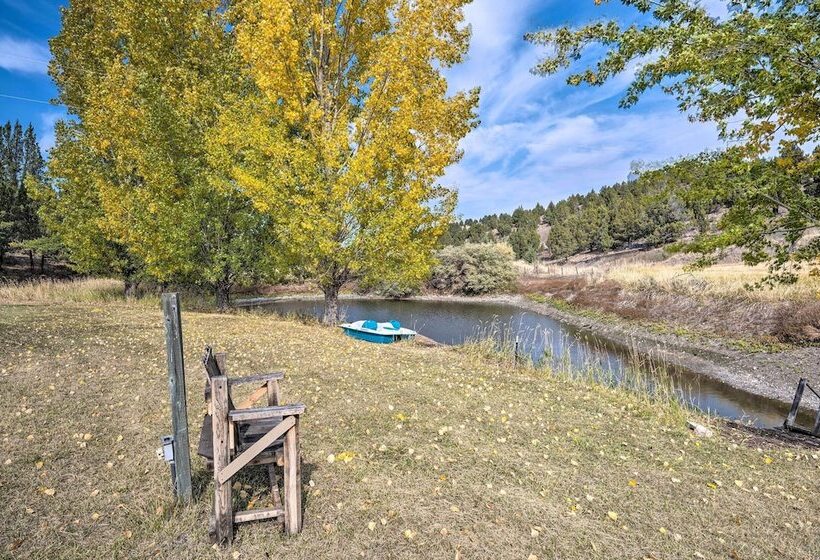 John Day Lakehouse W/ A Great Outdoor Space!