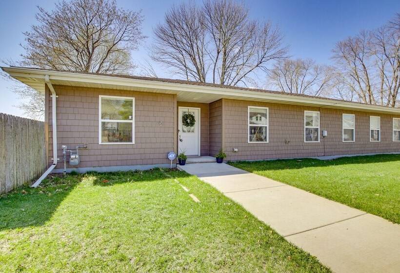 La Petit Maison   Lakefront Oshkosh Home!