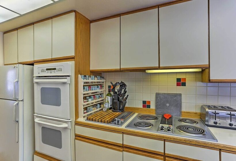 Lake Almanor Country Club Home W/ Views & Kayaks!