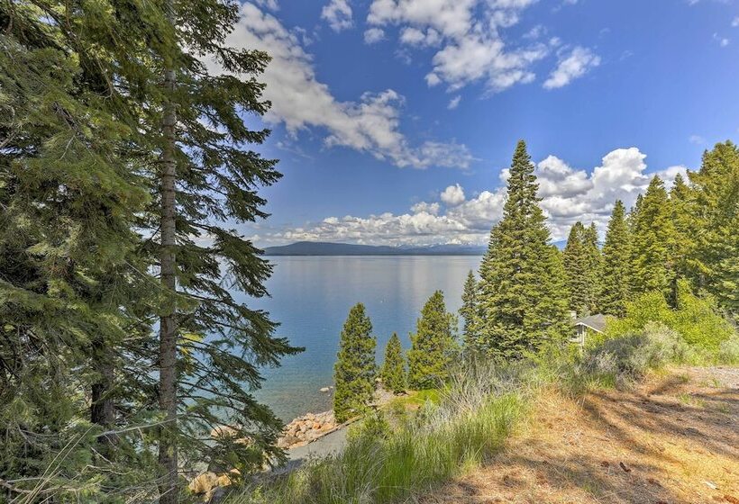 Lake Almanor Country Club Home W/ Views & Kayaks!