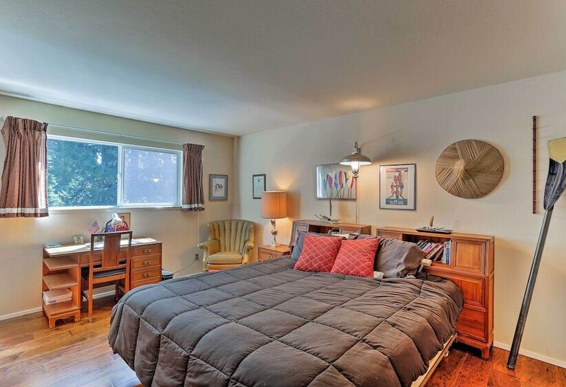 Lake Almanor Country Club Home W/ Views & Kayaks!