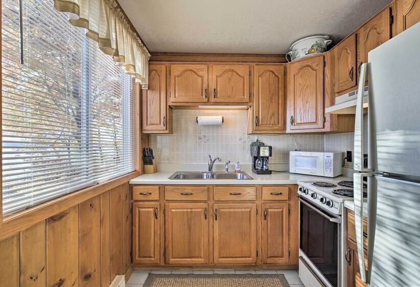 Lake Gogebic Retreat: Hike, Fish & Snowmobile!