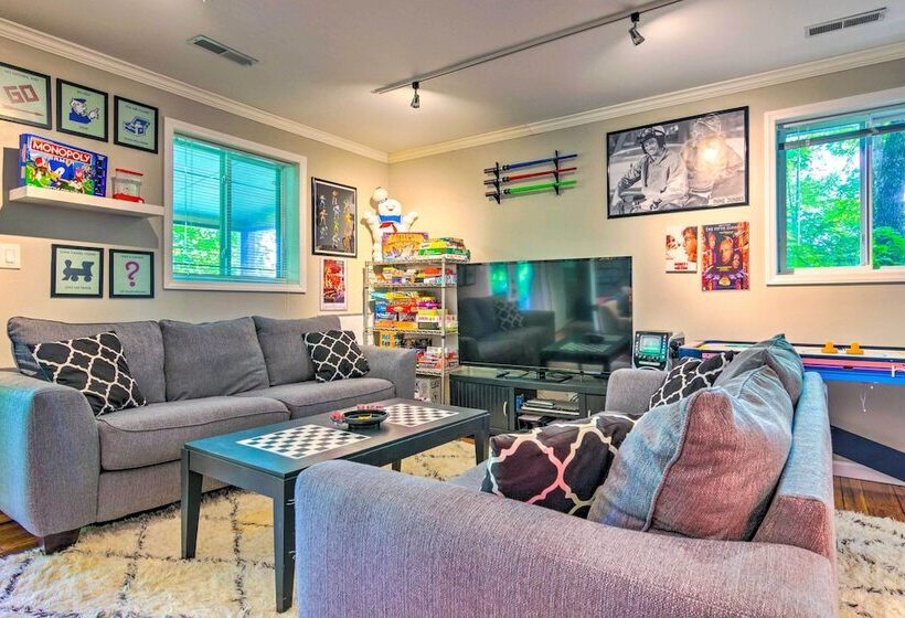 Game Room & Mountain Views: Lake Lure Retreat!