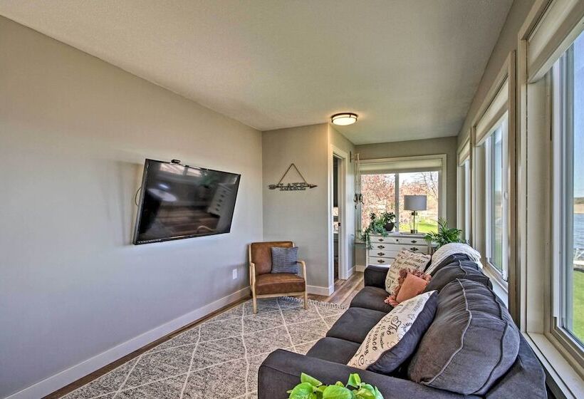 Lake Mary Cottage W/private Beach & Boat Dock