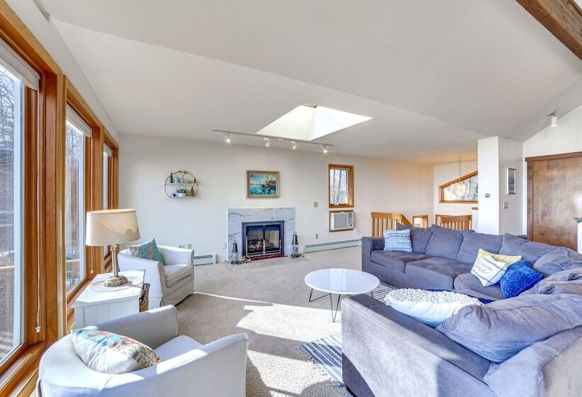 Nfl Draft Home Near Lambeau: Private Beach & Deck!