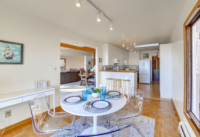 Nfl Draft Home Near Lambeau: Private Beach & Deck!