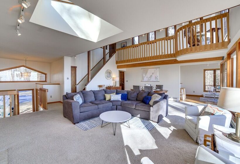 Nfl Draft Home Near Lambeau: Private Beach & Deck!