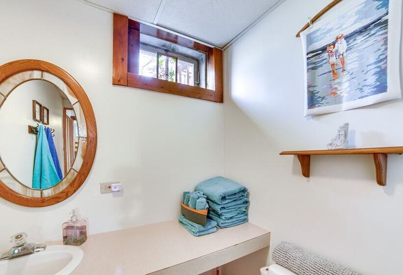 Nfl Draft Home Near Lambeau: Private Beach & Deck!