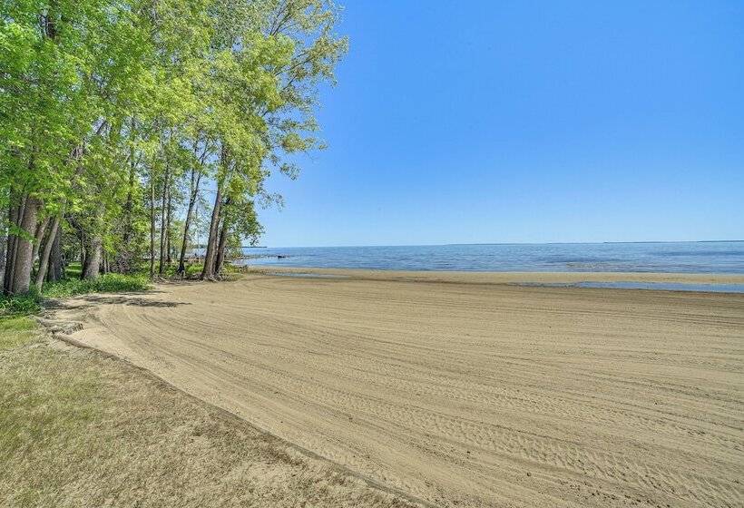 Nfl Draft Home Near Lambeau: Private Beach & Deck!