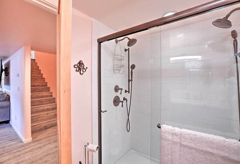 Lake Whatcom House W/ Boat Dock + Mountain View!