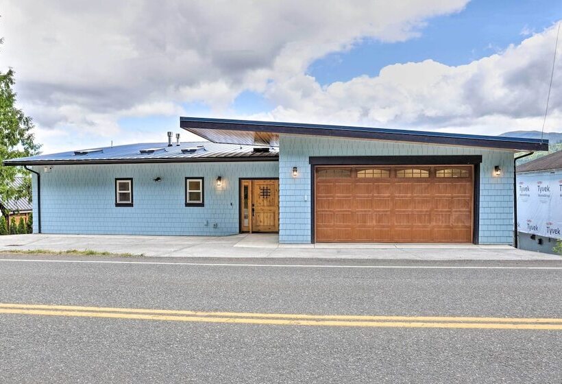 Lake Whatcom House W/ Boat Dock + Mountain View!