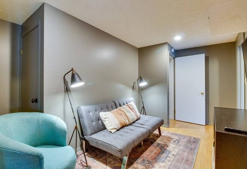 Lakefront Arkansas Abode Deck, Grill & Fire Pit!