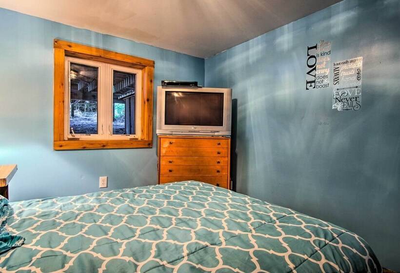 Lakefront Montague Cottage W/ Deck & Beach!