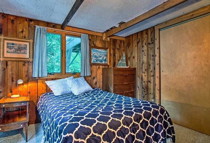 Lakefront Montague Cottage W/ Deck & Beach!