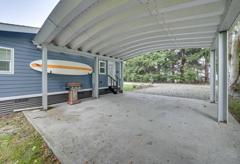 Lakefront Mount Vernon Home W/ Private Dock!