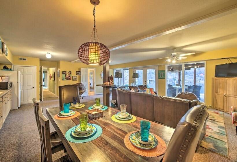 Lakefront Retreat W/ Dock & Beach: 2 Miles To Golf