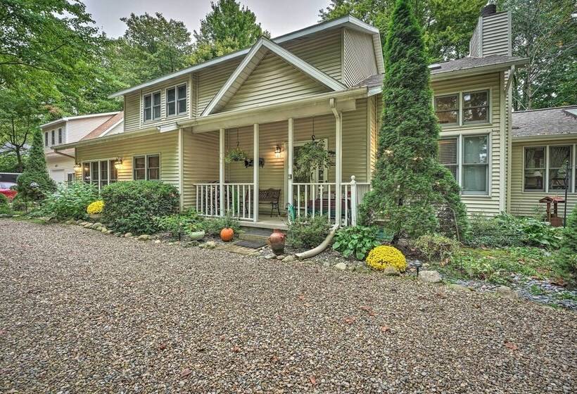 Lakeside Escape Steps To Lake Michigan Beach!