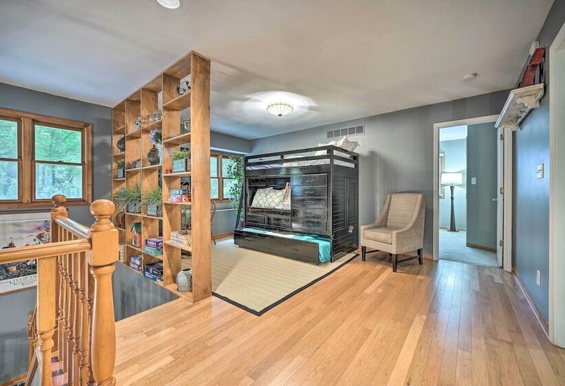 Lakeside Escape Steps To Lake Michigan Beach!