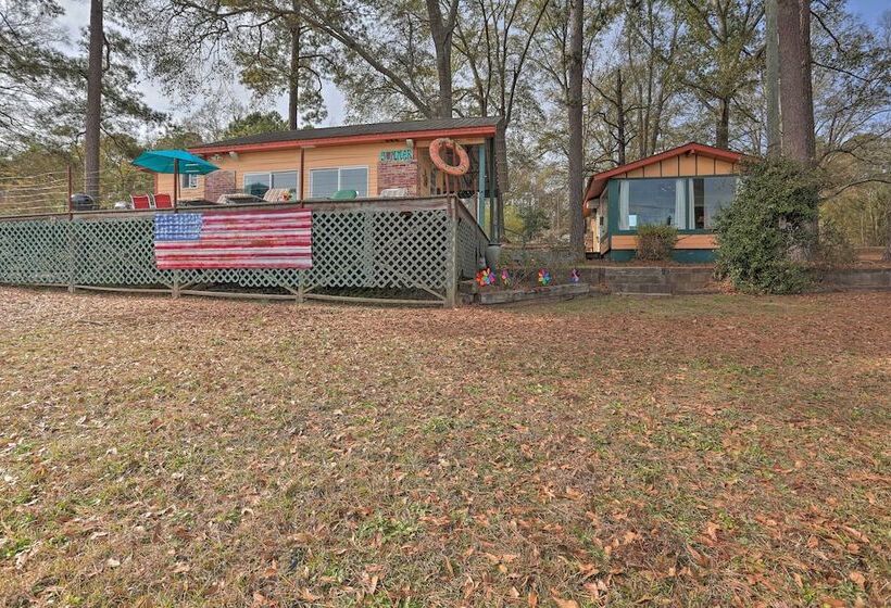 Lakeside Pleasure Island Cabin W/ Deck & Gas Grill