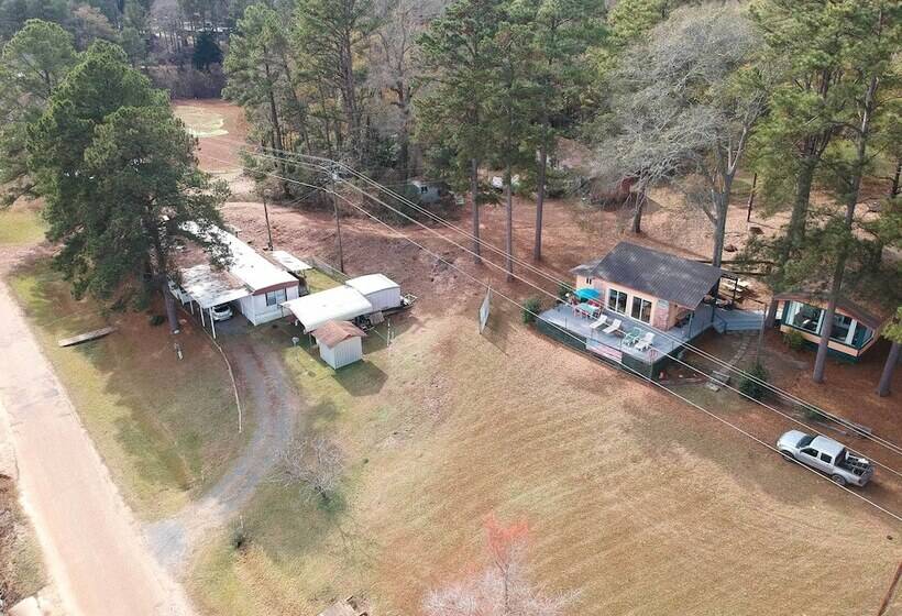 Lakeside Pleasure Island Cabin W/ Deck & Gas Grill