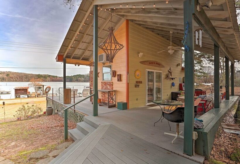 Lakeside Pleasure Island Cabin W/ Deck & Gas Grill