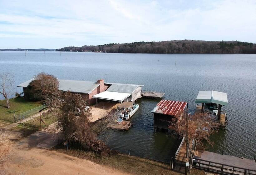 Lakeside Pleasure Island Cabin W/ Deck & Gas Grill