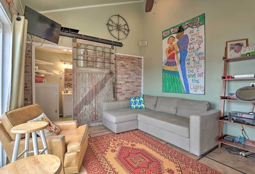 Lakeside Pleasure Island Cabin W/ Deck & Gas Grill