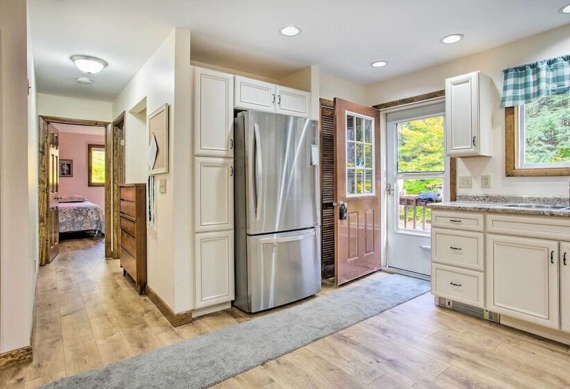 Pet Friendly Gilford Home: 3 Mi To Gunstock & Lake