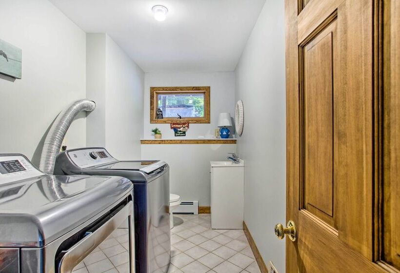 Pet Friendly Gilford Home: 3 Mi To Gunstock & Lake