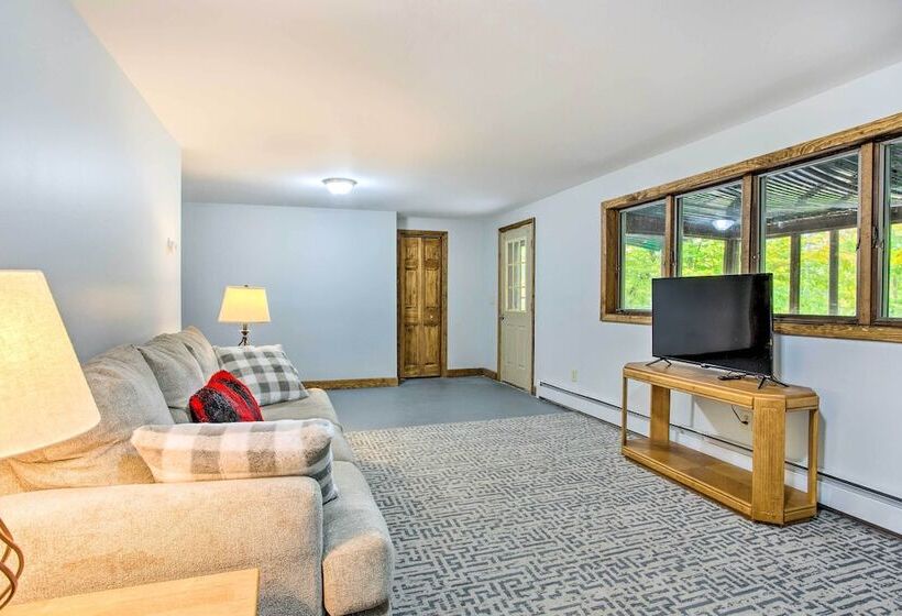 Pet Friendly Gilford Home: 3 Mi To Gunstock & Lake