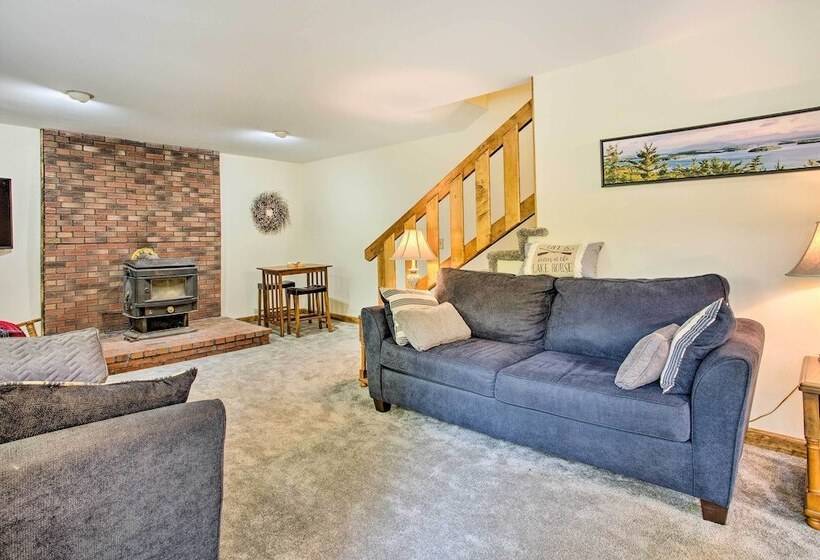 Pet Friendly Gilford Home: 3 Mi To Gunstock & Lake