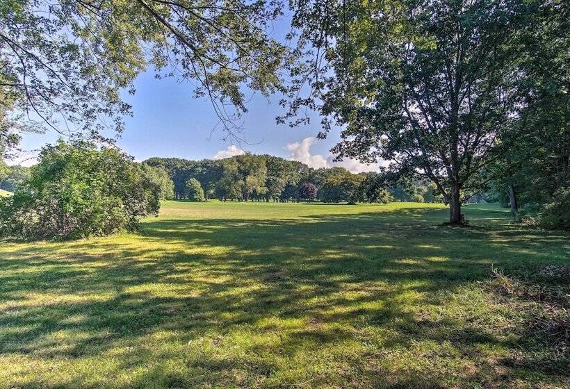 Large Home W/ Hot Tub < 1 Mi To Lake Michigan!