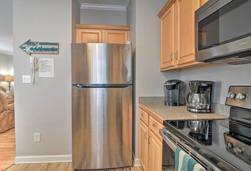 Large Home W/ Hot Tub & Pool: 500 Ft To The Beach