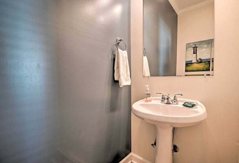 Large Home W/ Hot Tub & Pool: 500 Ft To The Beach