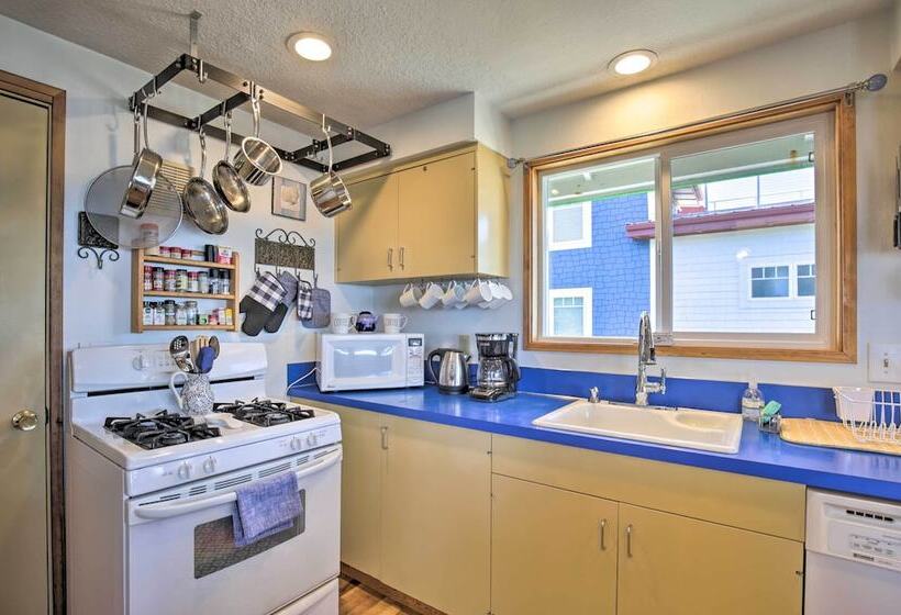 Oregon Coast Escape: Steps To Beach