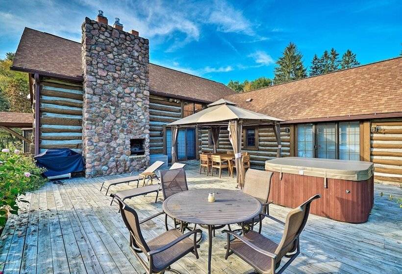 Log Cabin On The Wolf River W/ Private Hot Tub!
