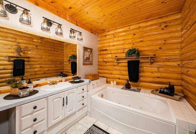 Log Cabin W/ Private Hot Tub On Wenatchee River!