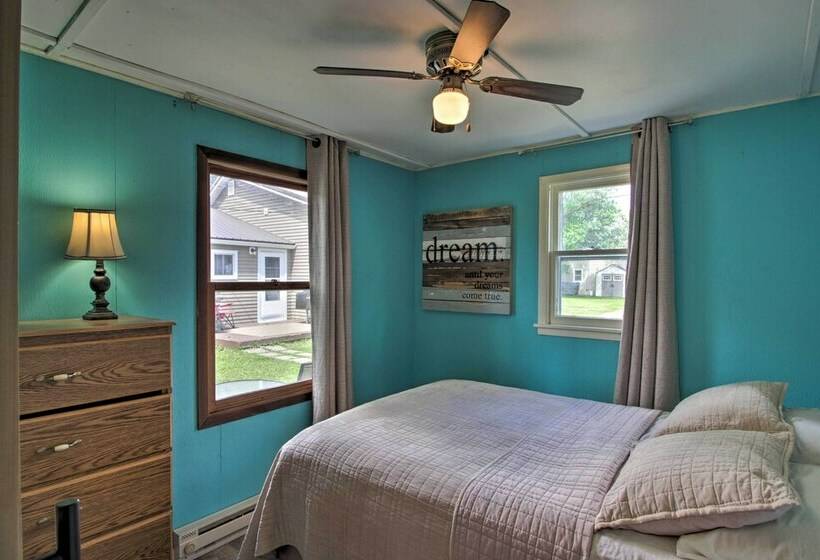 Lovely Lakefront Hideaway   Bring Your Boat!