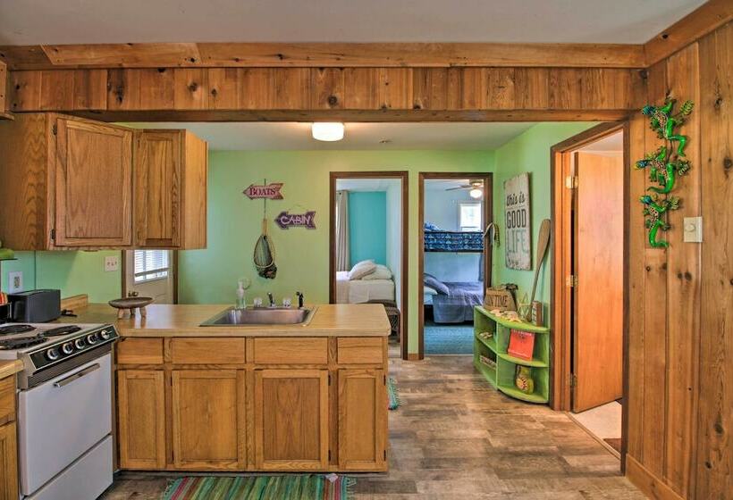 Lovely Lakefront Hideaway   Bring Your Boat!