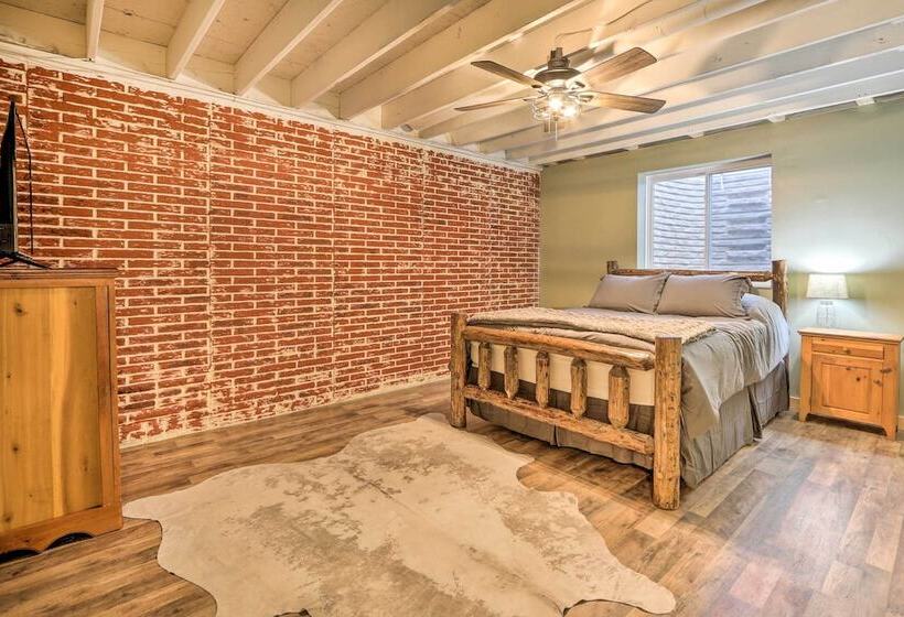 Luxe Dog Friendly Cabin W/ Hot Tub & Game Room