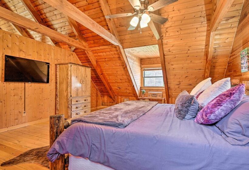 Luxe Dog Friendly Cabin W/ Hot Tub & Game Room