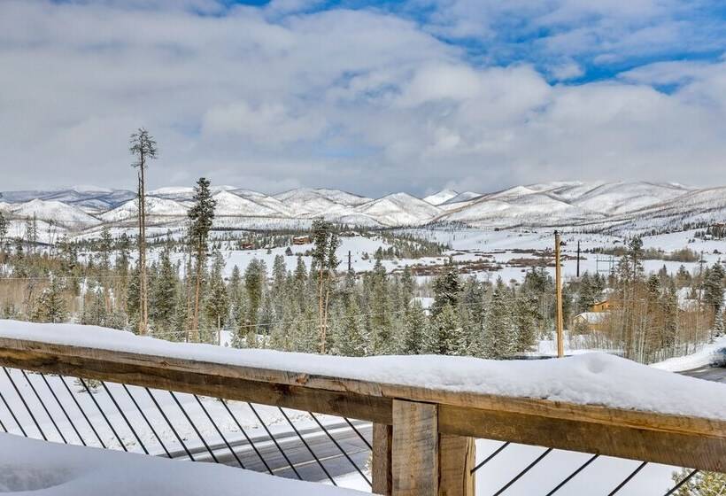 Luxe Grand Lake Cabin W/ Hot Tub & Lake Views!