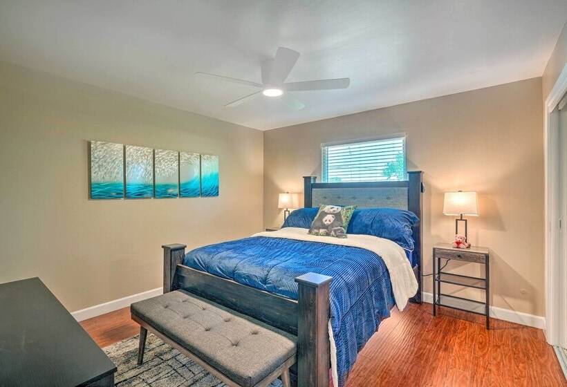 Luxe Granite Bay Home W/ Hot Tub, Fire Pits!