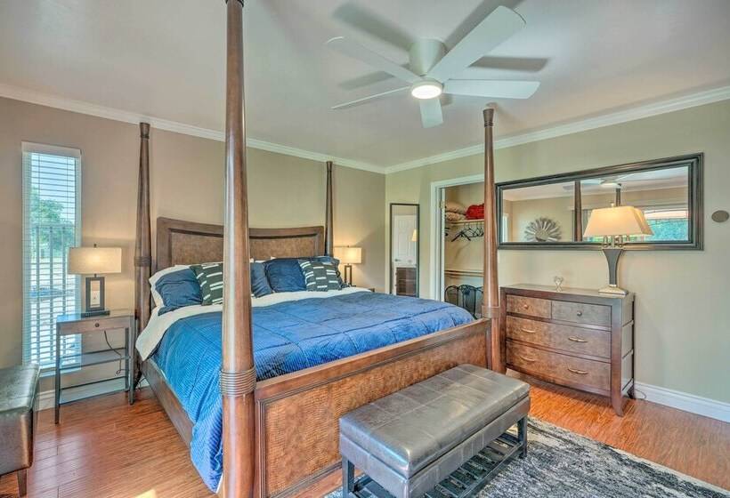 Luxe Granite Bay Home W/ Hot Tub, Fire Pits!