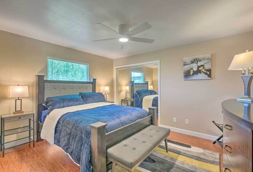 Luxe Granite Bay Home W/ Hot Tub, Fire Pits!