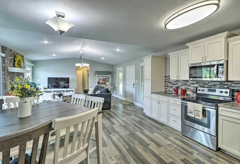 Ivy Cove Waterfront Hot Springs Home W/ Dock!